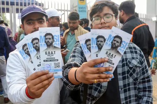 Kolkata: Enthusiastic Fans Line Up for Messi Merchandise and Tickets