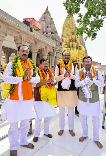 Varanasi: CM Yogi, Nitin Nabin offer prayers at Kashi Vishwanath Temple