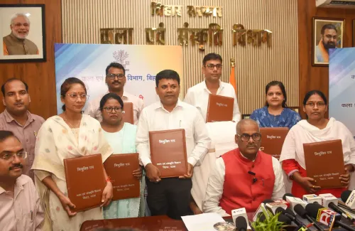 Patna: Pramod Chandravanshi Distributes Appointment Letters
