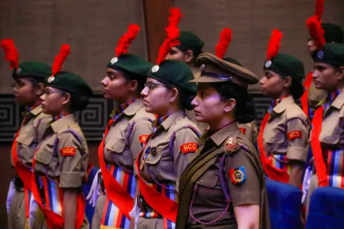 NCC जवानों की मौजूदगी में डूरंड कप 2026 ट्रॉफी का अनावरण