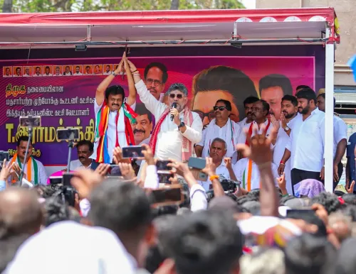 Krishnagiri: DK Shivakumar supports T. Ramachandran's campaign in Thalli