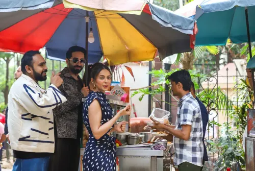 Mumbai: Ayushmann, Sara and Rakul pose on roadside cart during 'Pati Patni Aur Woh Do' promotions