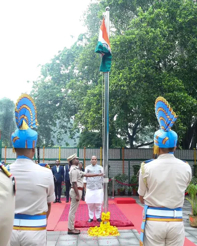 New Delhi: Rajnath Singh hoists Tricolour on Independence Day