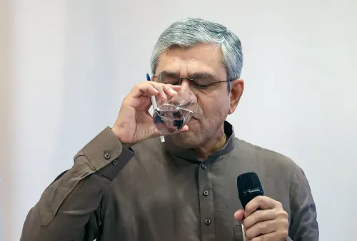 वैष्णव ने नेशनल मीडिया सेंटर में मीडिया को संबोधित किया