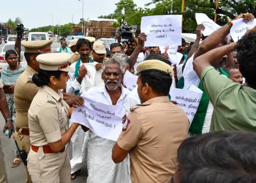 Chennai: Delta farmers protest outside Tamil Nadu Secretariat