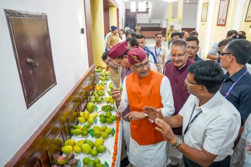 पंतनगर में एलुमनाई मीट: धामी और शिवराज एक मंच पर