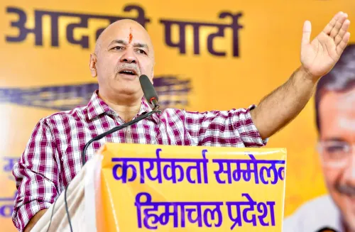 मनिष सिसोदिया मंडी में कार्यकर्ताओं के सम्मेलन में शामिल होते हैं