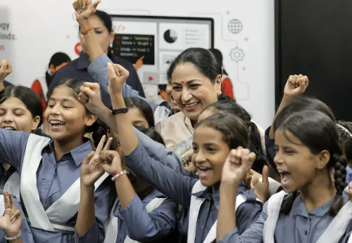 शालीमार बाग स्कूल में CM रेखा गुप्ता का 'सक्षम' लॉन्च