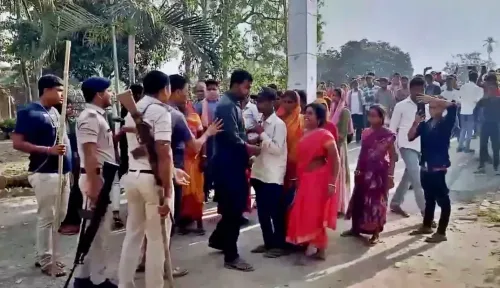 Clash in Bihar's Katihar Leaves 12 Injured, Including Police