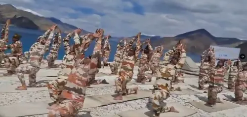 अंतरराष्ट्रीय योग दिवस 2025: 14,000 फीट की ऊंचाई से समुद्र की गहराई तक, नौसेना और केंद्रीय बलों ने किया योगाभ्यास