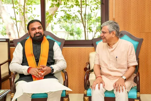 Patna: Samrat Choudhary welcomes Ashwini Vaishnaw