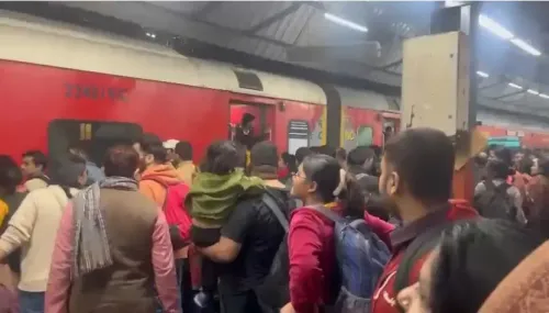 15 Fatalities from Stampede at New Delhi Railway Station During Mahakumbh Rush