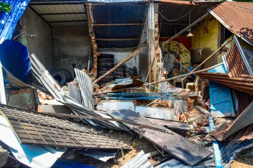Kolkata: Aftermath of eviction drive at Jadavpur station area