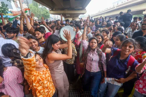 तांत्या भील चौराहे पर छात्रों का उत्सव