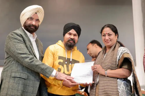 Did Delhi CM Hand Over 36 Job Letters to Families of 1984 Sikh Riots Victims?