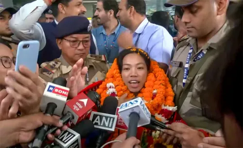 मीराबाई चानू का IGI एयरपोर्ट पर जोरदार स्वागत