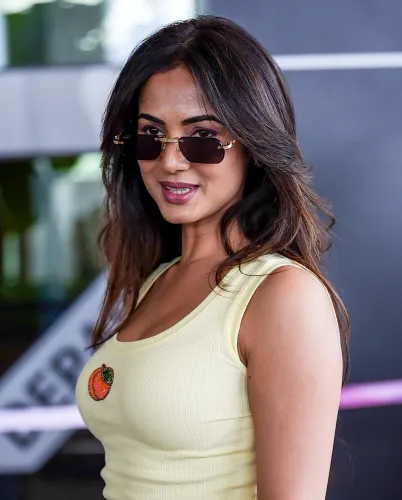 Mumbai: Sonal Chauhan Spotted at Airport