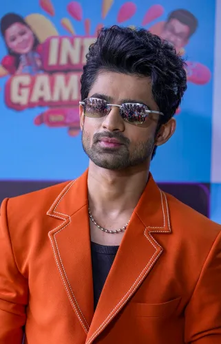 Mumbai: Celebrity Spotted on the Set of an Indian Game Show