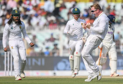 How did Simon Harmer lead South Africa to victory over India in the 1st Test?