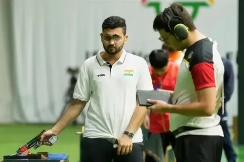 क्या अनीश ट्रायल के पहले दिन में शीर्ष पर बने रहेंगे?