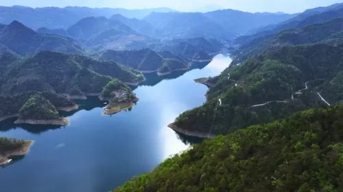 चीन का 2025 पर्यावरण बुलेटिन: PM2.5 में 20% गिरावट, 91.4% सतही जल उत्कृष्ट श्रेणी में