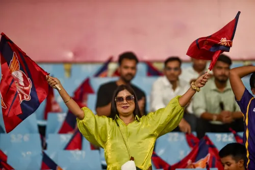 आईपीएल 2026: इकाना स्टेडियम में LSG vs KKR मैच के दौरान दर्शक का उत्साह
