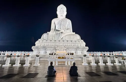 नायपीडॉ: कीर्ति वर्धन सिंह ने माराविजया स्तूप में पूजा अर्चना की