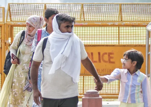  Heatwaves grips New Delhi