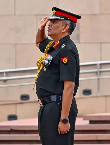 लेफ्टिनेंट जनरल संदीप जैन का राष्ट्रीय युद्ध स्मारक पर पुष्पांजलि अर्पण