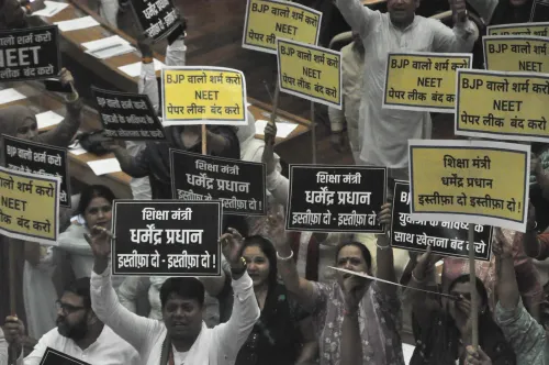 MCD सदन में AAP पार्षदों का नारेबाज़ी विरोध
