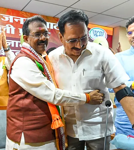 हर्ष मल्होत्रा और वीरेंद्र सचदेवा: दिल्ली BJP कार्यालय में ऐतिहासिक पल