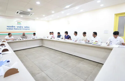 नई दिल्ली: असम चुनावों के लिए कांग्रेस सीईसी की बैठक