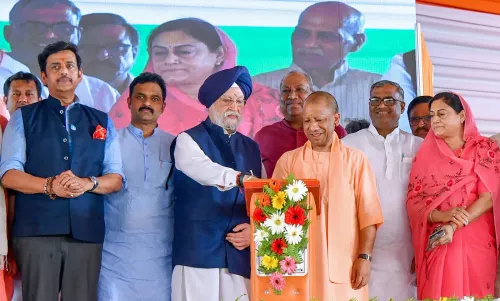 योगी, हरदीप पुरी और रवि किशन: भूमि पूजन में तीनों दिग्गज