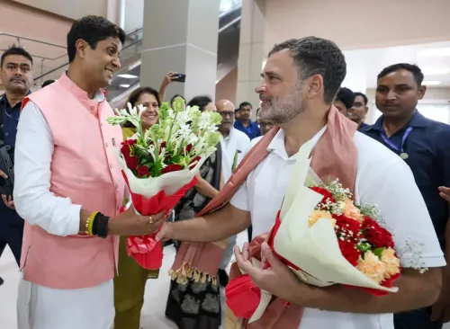Prayagraj: Rahul Gandhi receives warm welcome from Congress leaders at airport