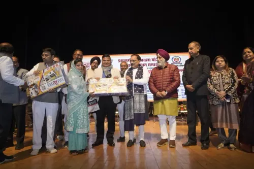 Did 251 MCD Employees Receive Free LPG Stoves and Cylinders Under the PM Ujjwala Yojana?