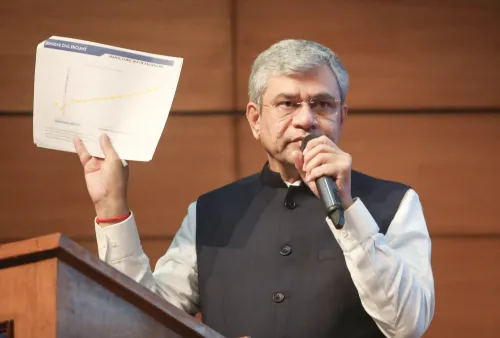 नई दिल्ली: मंत्रिमंडल के निर्णयों पर मीडिया संवाद