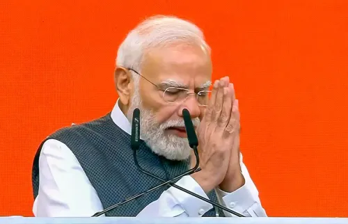 मोदी के 25 साल: गुजरात की 8 योजनाएँ जो राष्ट्रीय अभियान बनीं, 7 अक्टूबर 2001 से शुरू हुई यात्रा