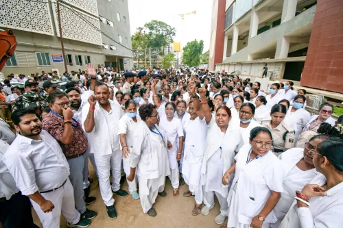Patna: PMCH Nursing Staff Protest Against Alleged Assault