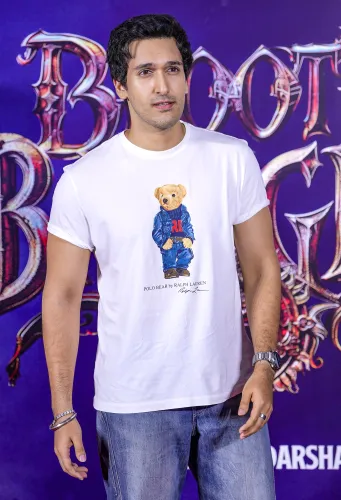 Mumbai: Stars Gather for Exclusive Bhooth Bangla Screening