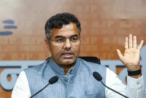 परवेश वर्मा ने नई दिल्ली में प्रेस वार्ता को संबोधित किया