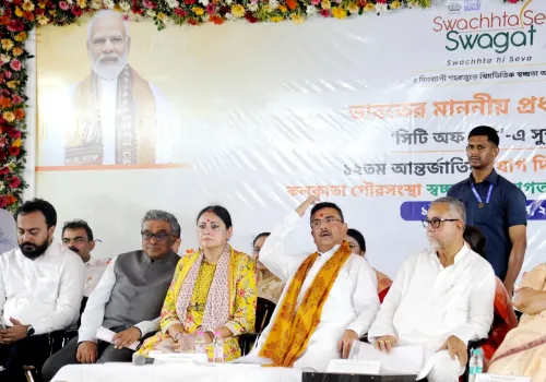 अग्निमित्रा पॉल व तपस रॉय संग सुवेंदु अधिकारी का KMC में स्वच्छता अभियान उद्घाटन