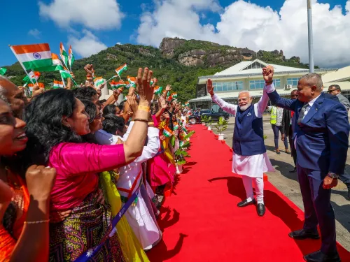 सेशेल्स राष्ट्रपति ने मोदी को दी विदाई