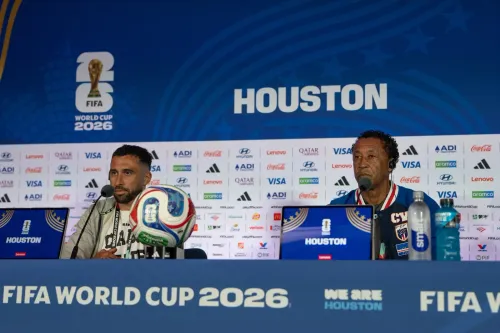 बुबिस्टा और पिको लोपेस की FIFA प्रेस कॉन्फ्रेंस