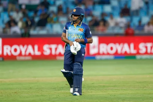 Why did Sri Lanka Women struggle in their 2nd T20I against India?