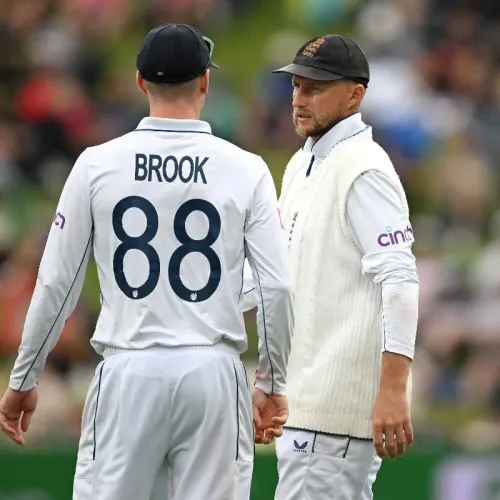 Can Smith and Brook Keep the Indian Bowlers at Bay as England Surpasses 350?