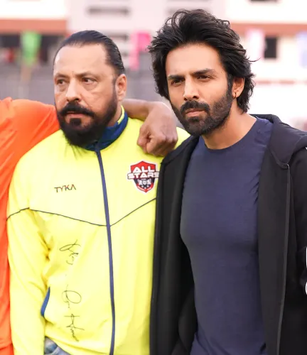 मुंबई: ऑल स्टार्स फुटबॉल क्लब इवेंट में सेलेब्रिटीज की धमाकेदार उपस्थिति