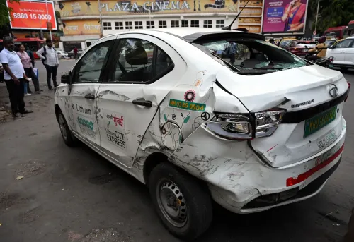 दादर में BEST बस हादसा: क्षतिग्रस्त वाहनों का मंज़र