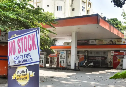 बेंगलुरु: एलपीजी आपूर्ति में बाधा के बीच गैस भरने का स्टेशन बंद
