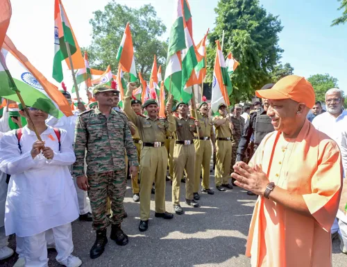 Lucknow: CM Adityanath joins Tiranga Yatra