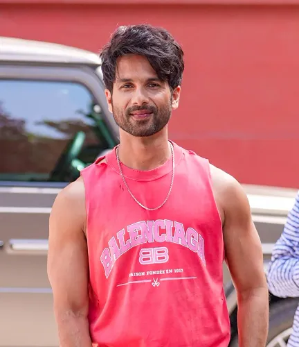 शाहिद कपूर का 'कॉकटेल 2' प्रमोशन इवेंट में पोज़
